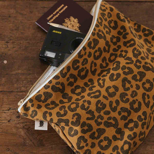 Pochette LEOPARDATA - CARAMELLO
